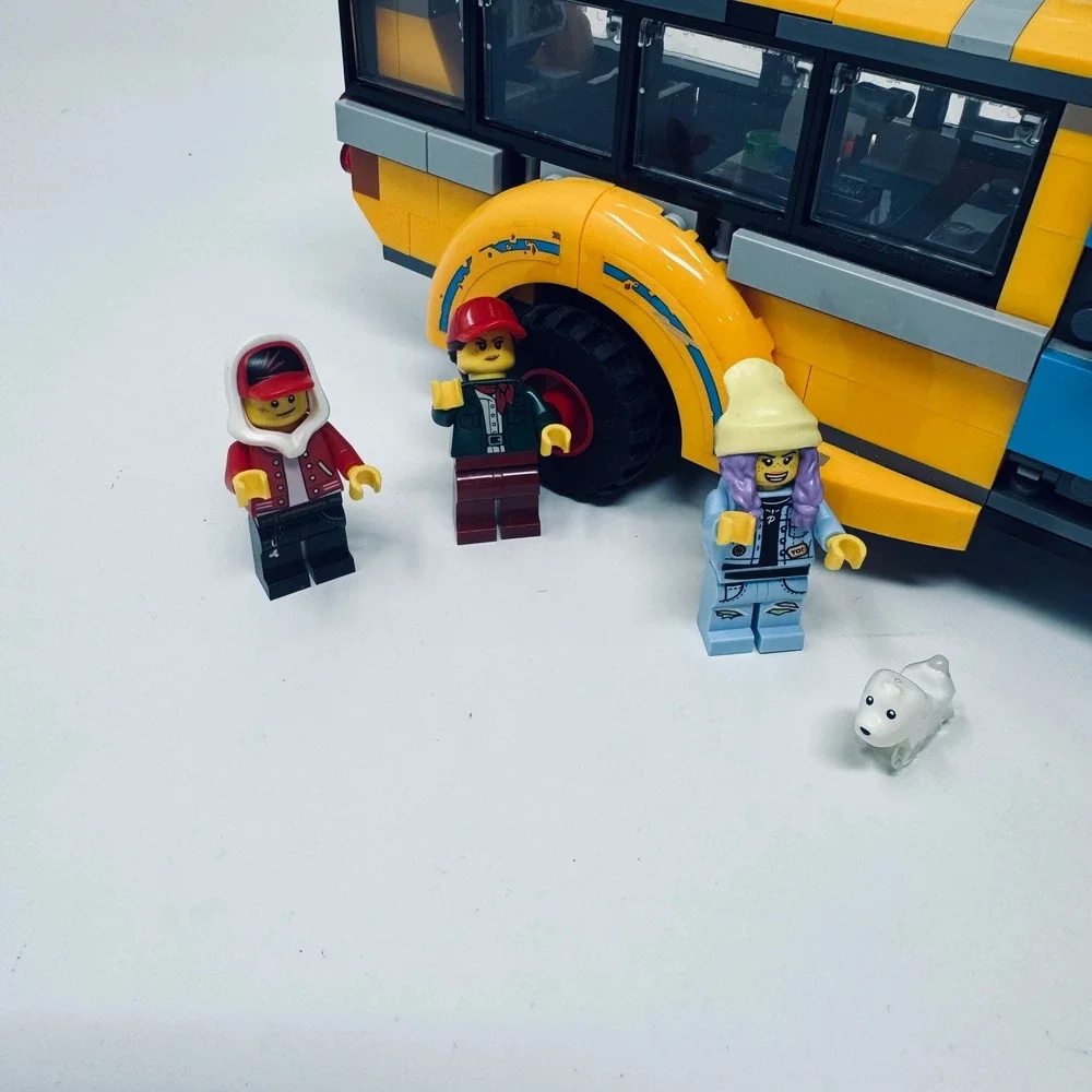 Lego hidden side